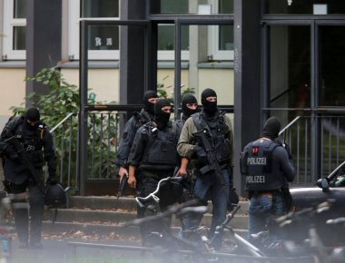 EKTAKTO: Φανατικοί ισλαμιστές ετοίμαζαν αιματοκύλισμα στο Βερολίνο – Χειροπέδες σε 3 άτομα (βίντεο)